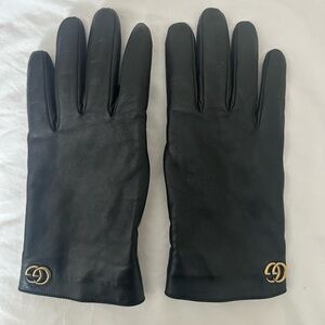 GUCCI Women’s Black GG Supreme Lambskin Gloves